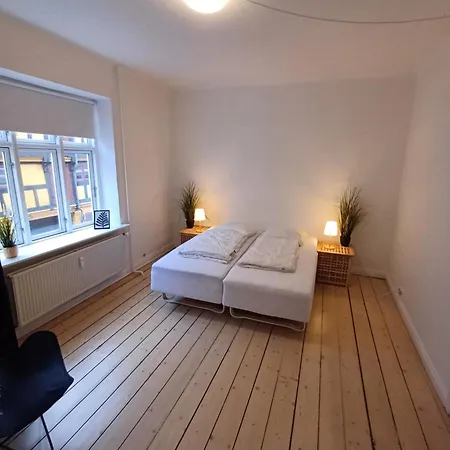 Luxurious 2 Bedroom Near Jomfru Ane Gade