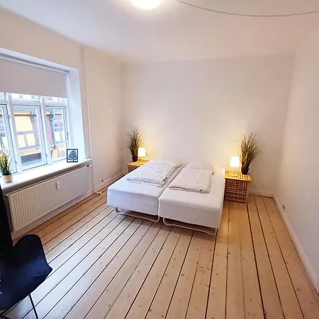 Luxurious 2 Bedroom Near Jomfru Ane Gade Apartment